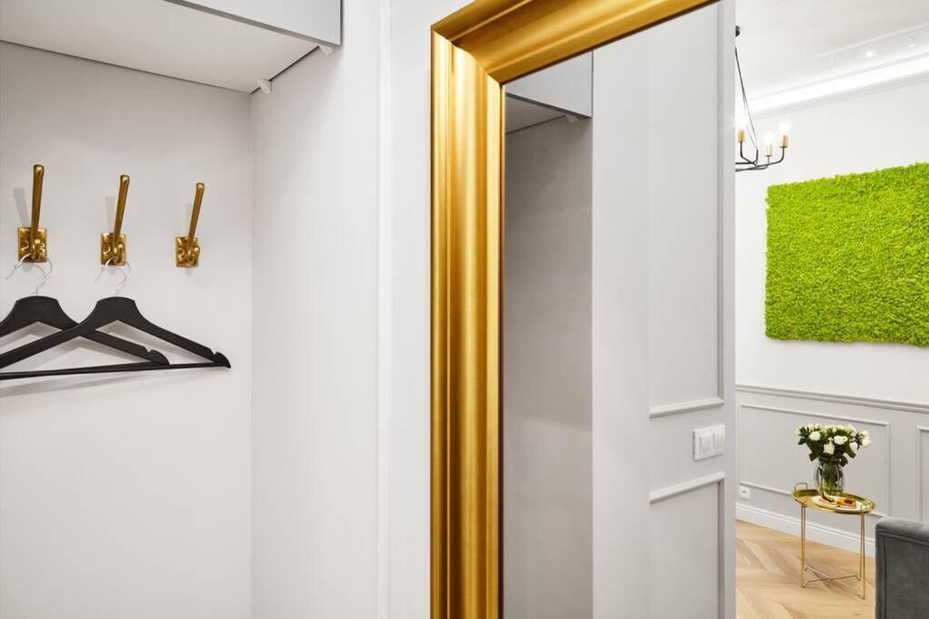 Househost I: Studencka Street Apartment